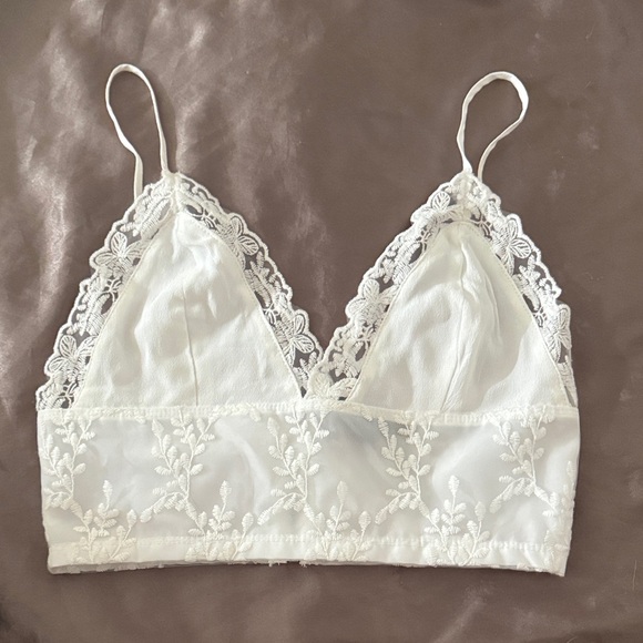 Forever 21 White Lace Crop Top - Picture 1 of 1